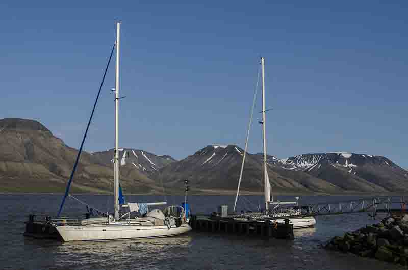 04 - Noruega - islas Svalbard - isla de Spitsbergen - Longyearbyen - puerto